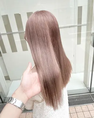 セミロング カラー 🩵ハイトーン 美咲🩵のヘアスタイル