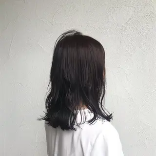 ミディアム 山下 襟華のヘアスタイル