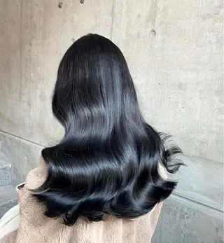 セミロング 透明カラー TUNEのヘアスタイル