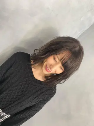 ミディアム カラー kawamoto akaneのヘアスタイル