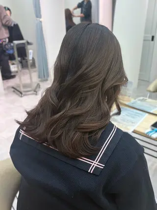 ミディアム newi広島／ Ririのヘアスタイル