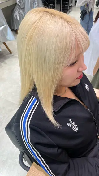 ミディアム カラー 髪質改善ストレート 🌈似合わせカットのヘアスタイル