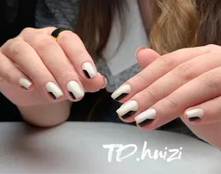 ミディアム めぐみのネイルサロン スタッフ練習のネイルデザイン