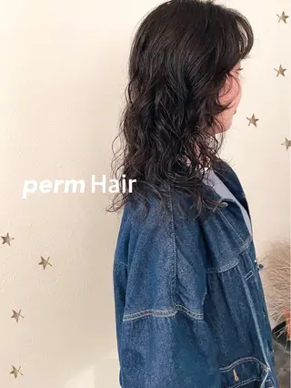 セミロング パーマ 市川 千夏のヘアスタイル