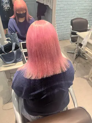セミロング カラー ヘアアレンジ 🩶【推しハイトーン 】yuzu🩶のヘアスタイル