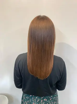 ミディアム カラー トップ スタイリストのヘアスタイル