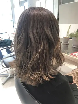 セミロング オリーブ カラー✨有坂映哉のヘアスタイル