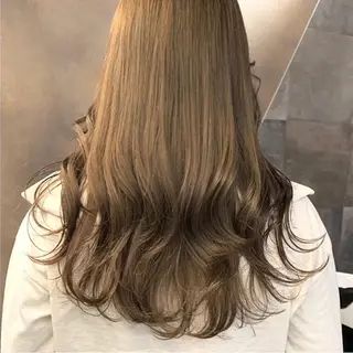 ロング カラー SAKINO. ベージュカラーのヘアスタイル