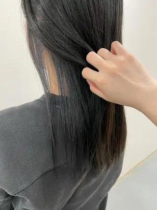 ロング カラー akane .のヘアスタイル