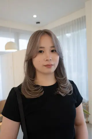 セミロング 瀬長なおみ U too e'sのヘアスタイル