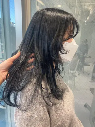 セミロング ウルフカット/吉村 桃子のヘアスタイル
