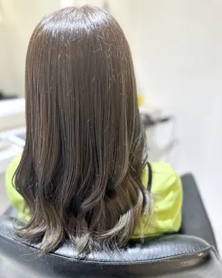 ロング カラー 荒木 ひろかのヘアスタイル