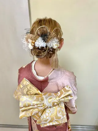 セミロング ヘアアレンジ タニモト ユイのヘアスタイル