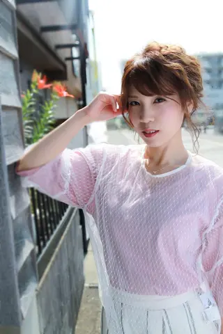 セミロング 根本 智晴のヘアスタイル