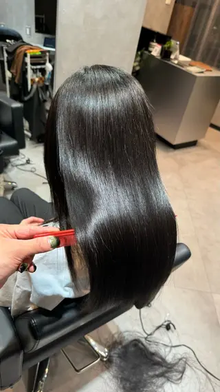 ロング 坂谷 BUCKS/縮毛矯正のヘアスタイル