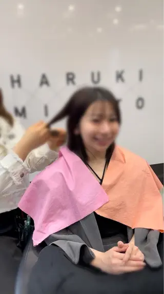 カラー 秋屋 美々梨のヘアスタイル