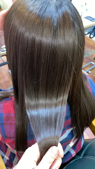 ロング 低ダメージカラー/ 髪質改善/粟田翔太のヘアスタイル