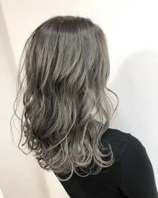 セミロング カラー ヘアアレンジ Le/a谷町 野上幹太のヘアスタイル