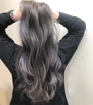 ロング カラー 工藤 綾華のヘアスタイル