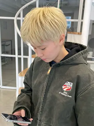 ショート Mëw &のヘアスタイル