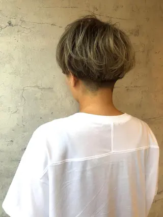 ショート カラー 平川 友希子のヘアスタイル