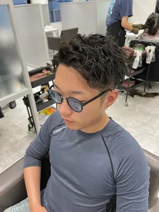 ショート カラー パーマ メンズ 関西センターパート メンズモデル募集のヘアスタイル