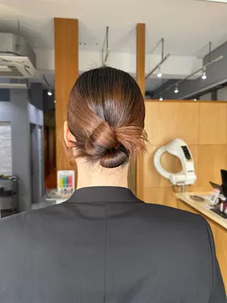 ミディアム miloc MOMOKAのヘアスタイル