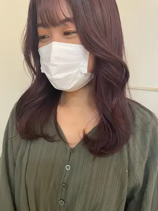 セミロング レイヤーカット✖️ 柔らかベージュカラーのヘアスタイル