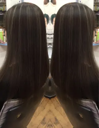 ロング カラー ヘアアレンジ 三輪 太一のヘアスタイル