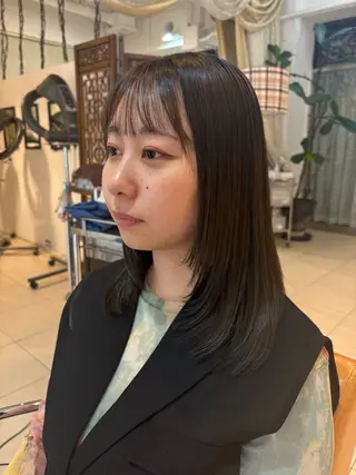 セミロング 菊池 菜月のヘアスタイル
