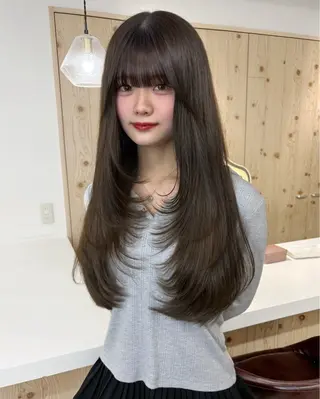 セミロング カラー 新宿/韓国ヘア/ 髪質改善ストレートのヘアスタイル