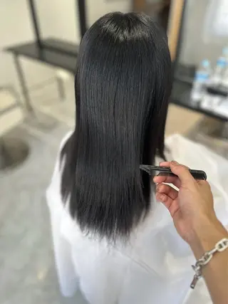 ミディアム 髪質改善ストレート オルメントのヘアスタイル