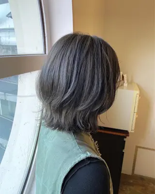 ミディアム カラー NAKAHARA TSUKUSHIのヘアスタイル