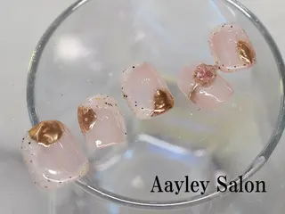 カラー ネイル Aayley アイリ―サロンのネイルデザイン
