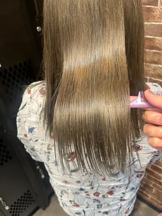 ロング カラー パーマ ヘアアレンジ メンズ キッズ ネイル マツエク・マツパ アイブロウ 久木原 ゆりのヘアスタイル