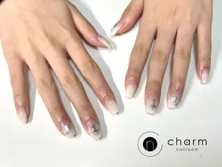 ネイル ネイルルーム チャームのネイルデザイン