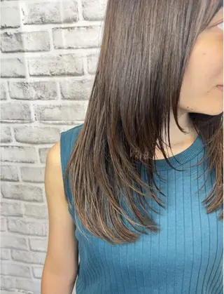 セミロング 黒田 愛梨のヘアスタイル