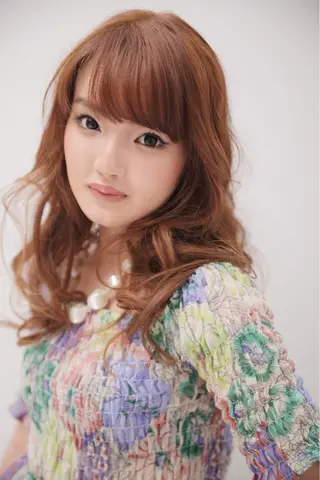 カラー VERDA KENのヘアスタイル