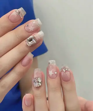 ミディアム めぐみのネイルサロン スタッフ練習のネイルデザイン