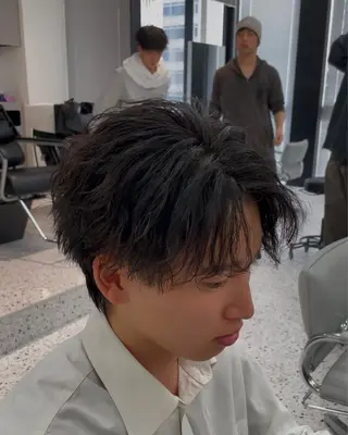 ショート カラー パーマ ✨️メンズ特化波巻き ツイスパ✨️松本真生のヘアスタイル