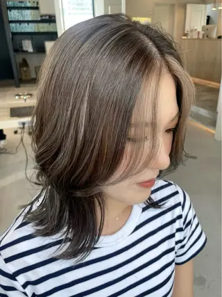 ミディアム カラー AKI 🐉のヘアスタイル