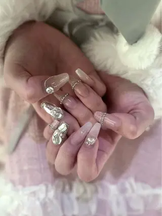 ネイル 岸 柚花のネイルデザイン