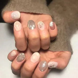ネイル ECLAT エクラ所属・寺山 千鶴のネイルデザイン