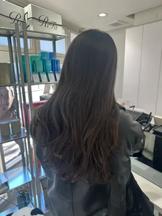 ロング やま/トレンドカラー /カットのヘアスタイル