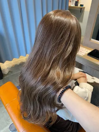 セミロング 🐻結んでも可愛い hair EMI🐻のヘアスタイル