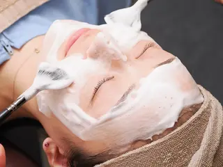 ピーリング×肌質管理 &meのエステ・リラクイメージ