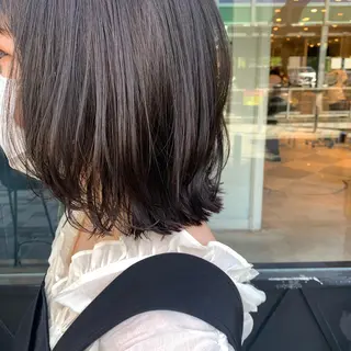ミディアム カラー SAKINO． ベージュカラーのヘアスタイル