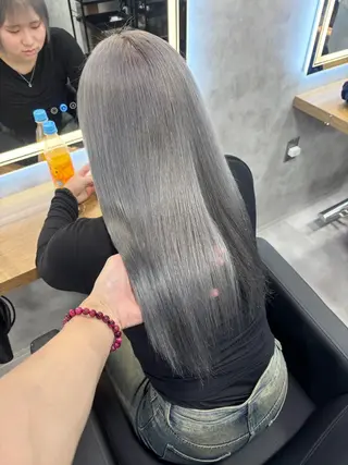 ロング カラー パーマ ヘアアレンジ 透明感ブリーチカラー 🌈TOMOHIROのヘアスタイル