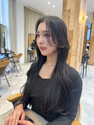 ロング VIEWユリナ メイク/ カットのヘアスタイル