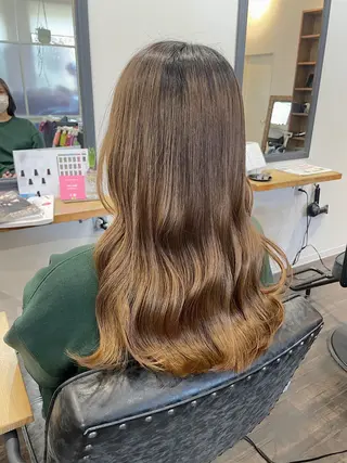 ロング 三國 栞音のヘアスタイル